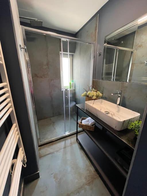Apartamento Voyage Penthouse Tirana Exterior foto